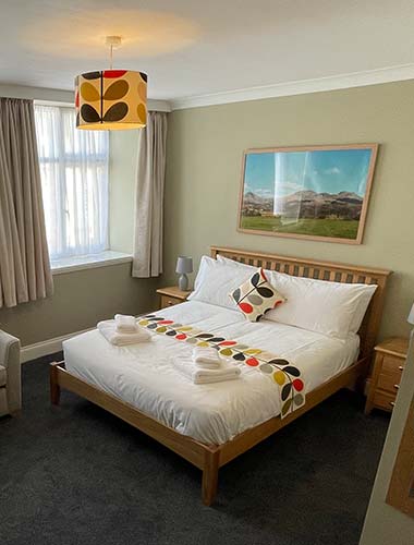 A guest bedroom