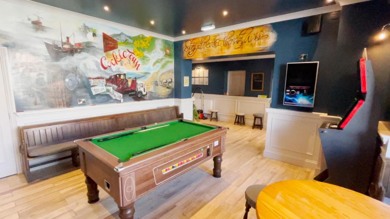 The games room and its murals